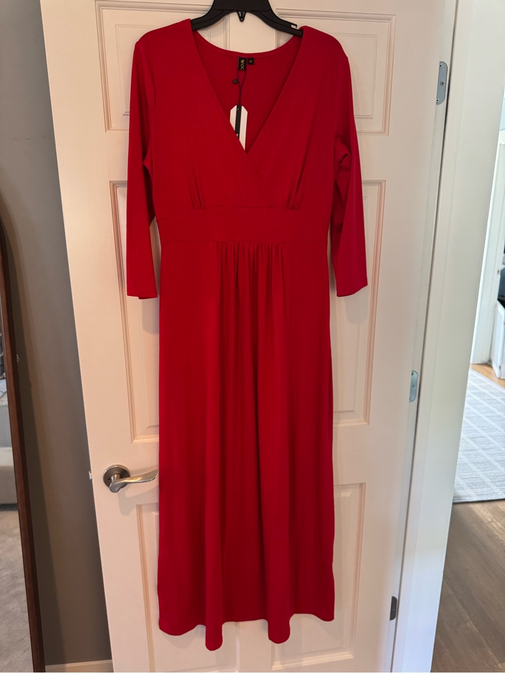 Classic Red V-Neck Maxi Dress with Three-Quarter Sleeves